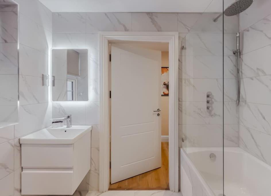 1Br Gem, Private Parking Διαμέρισμα Γουίνσδορ Εξωτερικό φωτογραφία